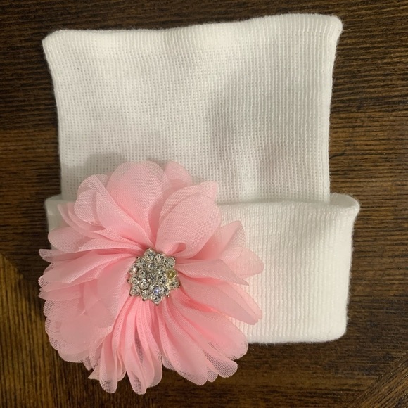 Newborn Hospital Hat Beanie White With Pink Blossom & Rhinestone Center New. NWT - Picture 3 of 3